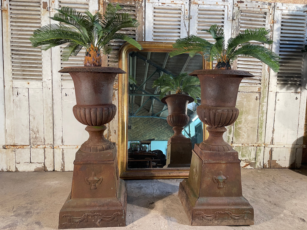 superior antique large victorian cast iron planter garden  urns