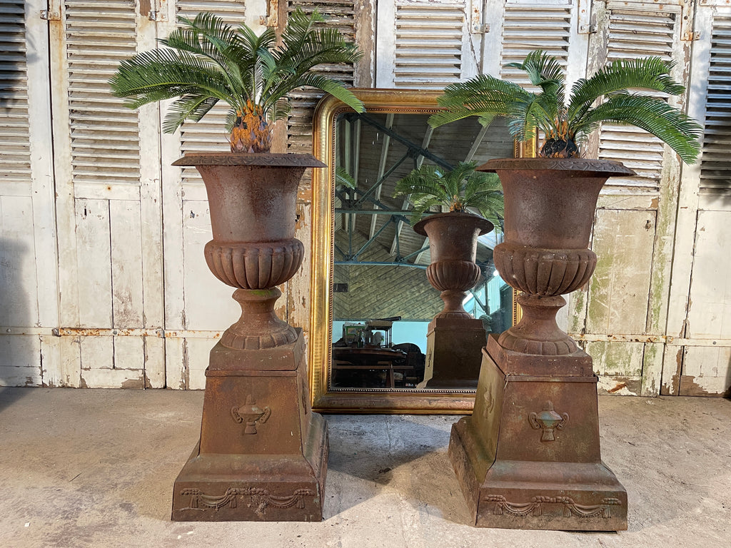 superior antique large victorian cast iron planter garden  urns