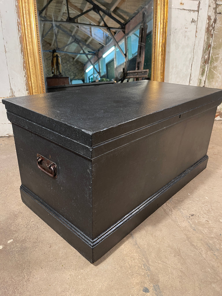 antique  shipwrights trunk chest coffee table circa 1840