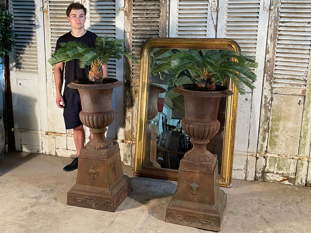 superior antique large victorian cast iron planter garden  urns