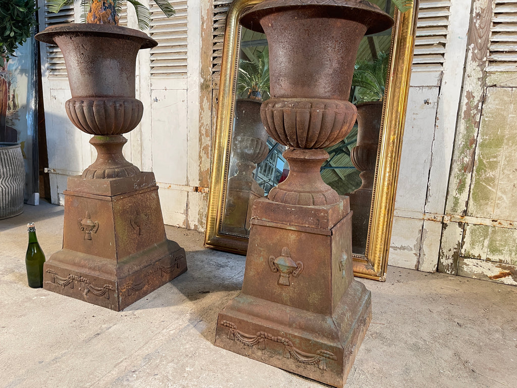 superior antique large victorian cast iron planter garden  urns